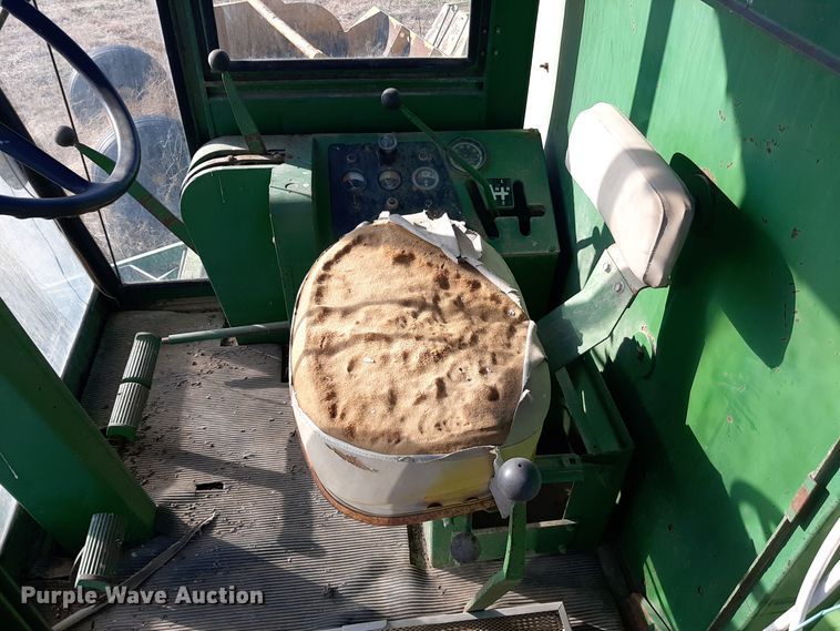 image for item LX9949 John Deere 95  combine