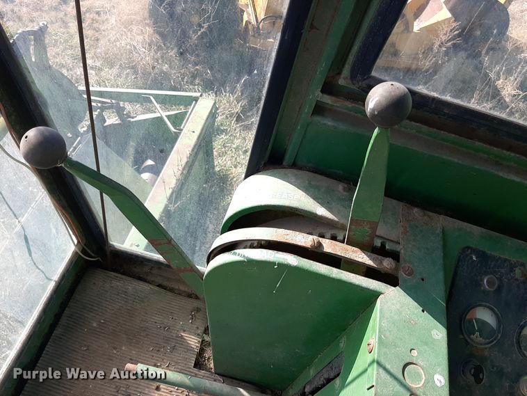 image for item LX9949 John Deere 95  combine