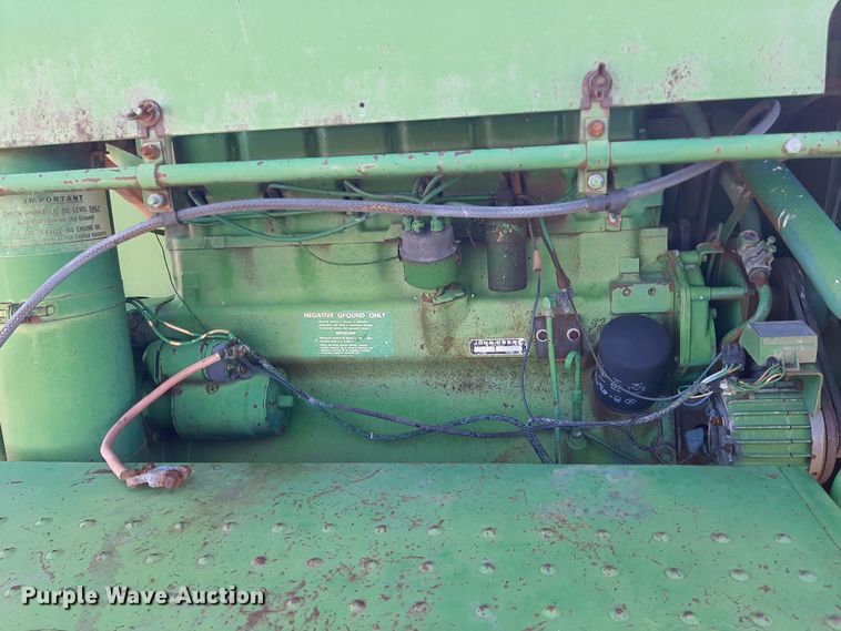 image for item LX9949 John Deere 95  combine