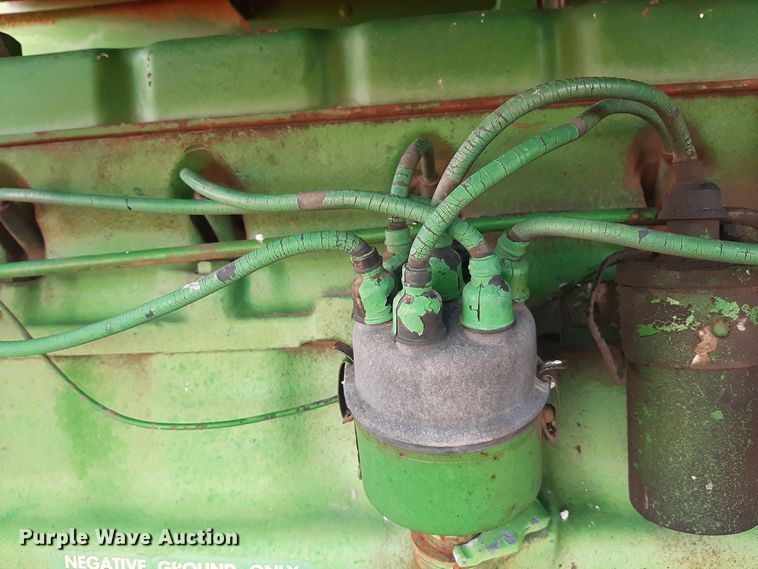 image for item LX9949 John Deere 95  combine