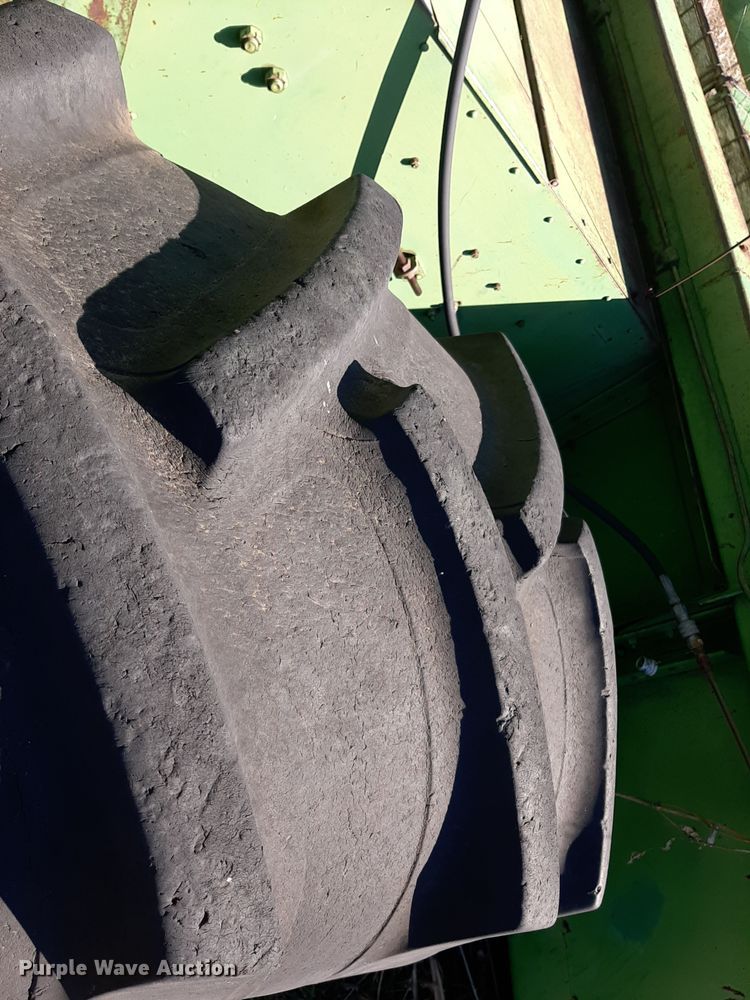 image for item LX9949 John Deere 95  combine