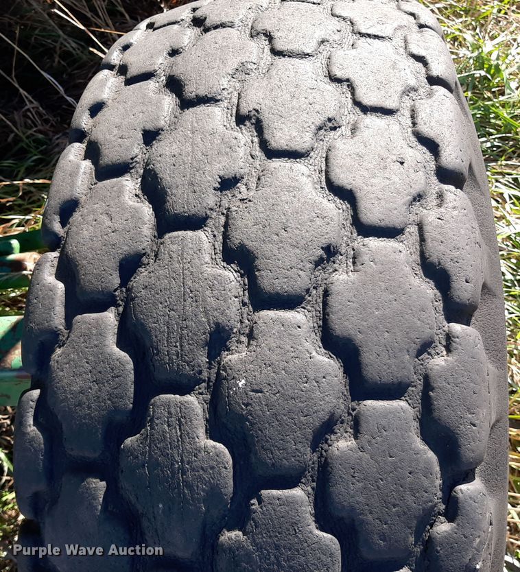 image for item LX9949 John Deere 95  combine