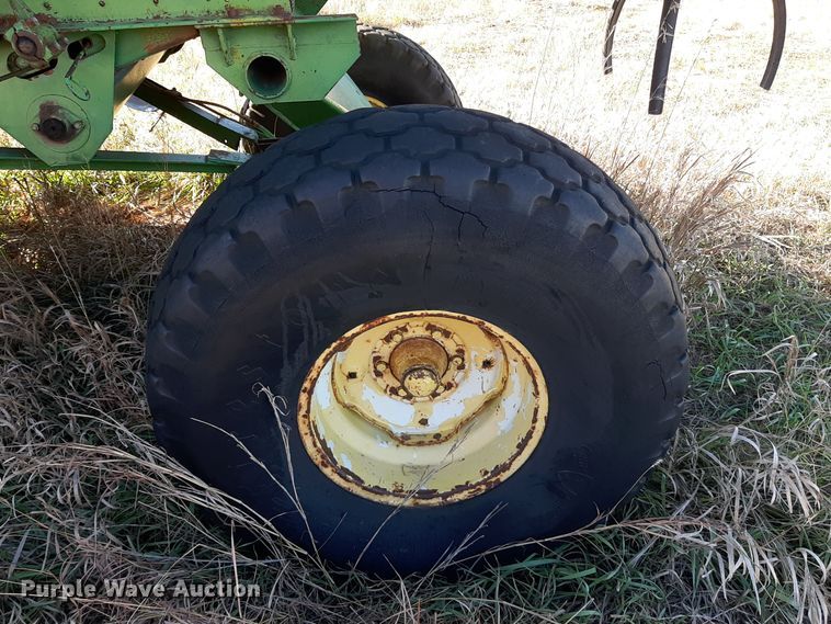 image for item LX9949 John Deere 95  combine