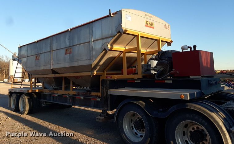 image for item LX9955 2014 KBH  fertilizer tender trailer