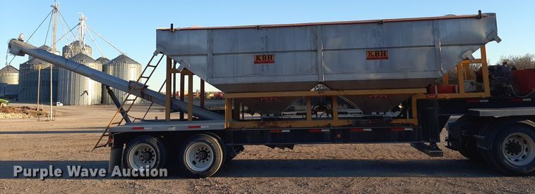 image for item LX9955 2014 KBH  fertilizer tender trailer