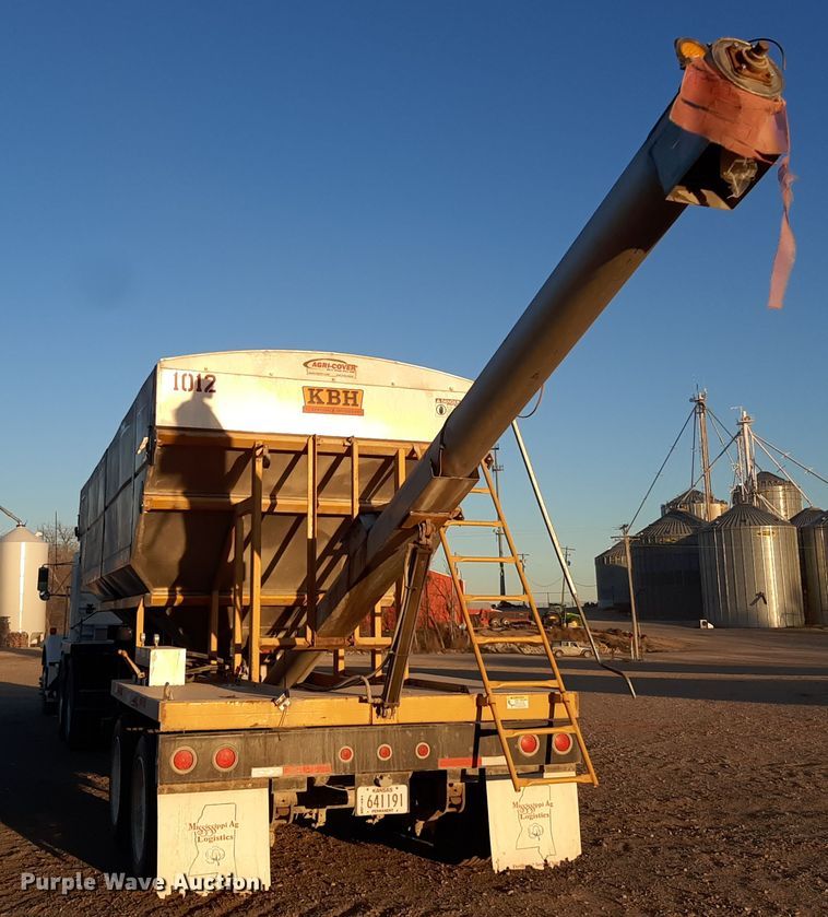 image for item LX9955 2014 KBH  fertilizer tender trailer