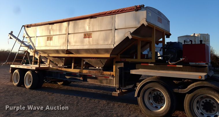 image for item LX9955 2014 KBH  fertilizer tender trailer