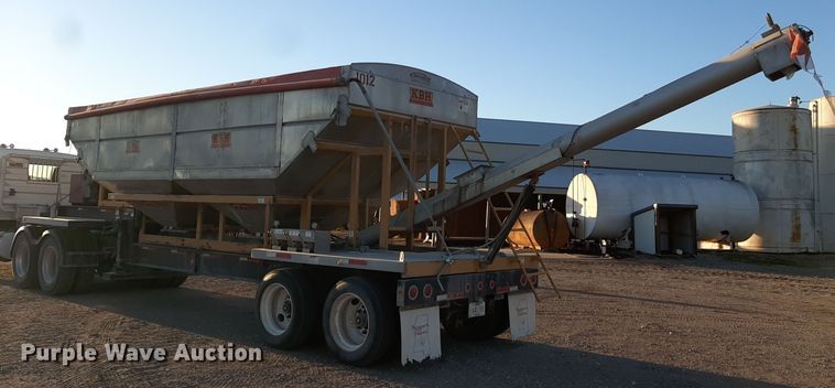 image for item LX9955 2014 KBH  fertilizer tender trailer