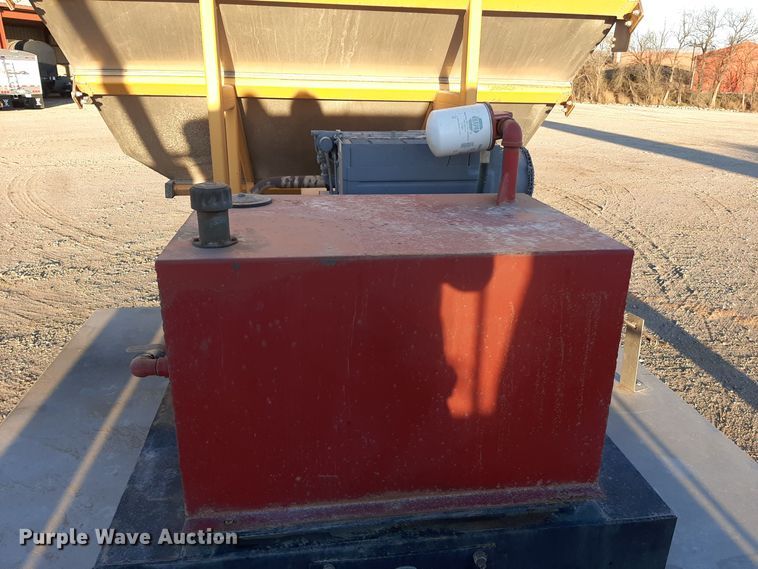 image for item LX9955 2014 KBH  fertilizer tender trailer