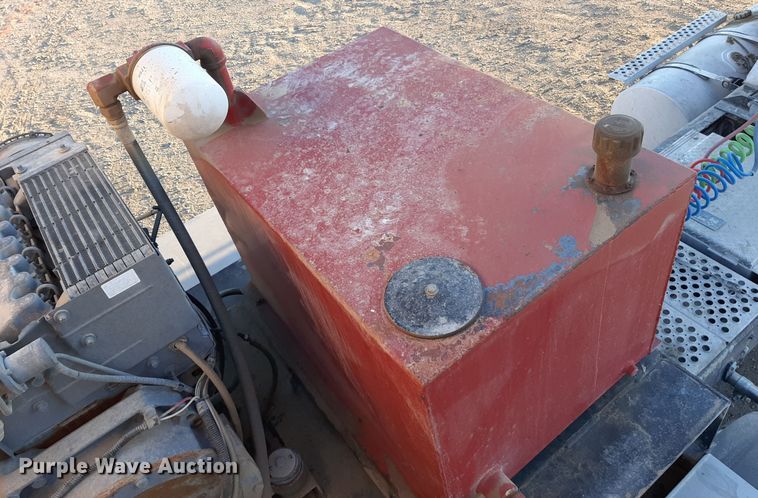 image for item LX9955 2014 KBH  fertilizer tender trailer