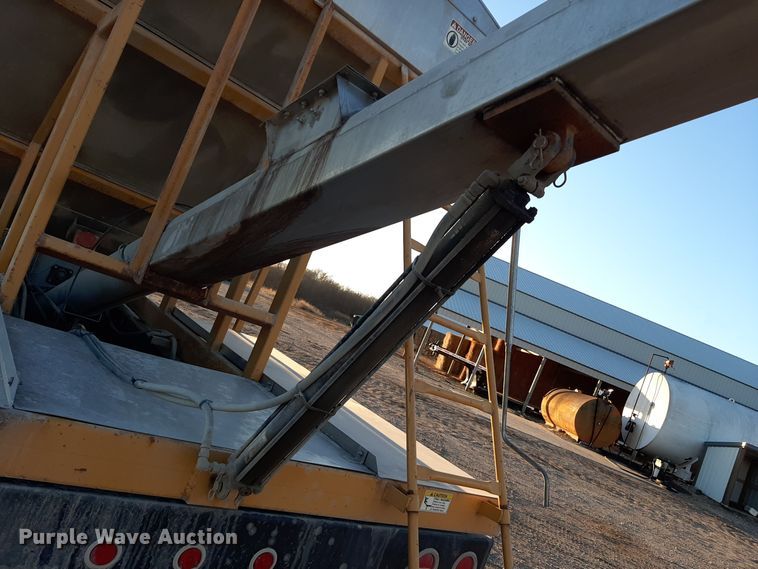 image for item LX9955 2014 KBH  fertilizer tender trailer