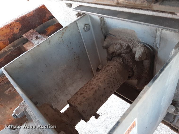 image for item LX9955 2014 KBH  fertilizer tender trailer