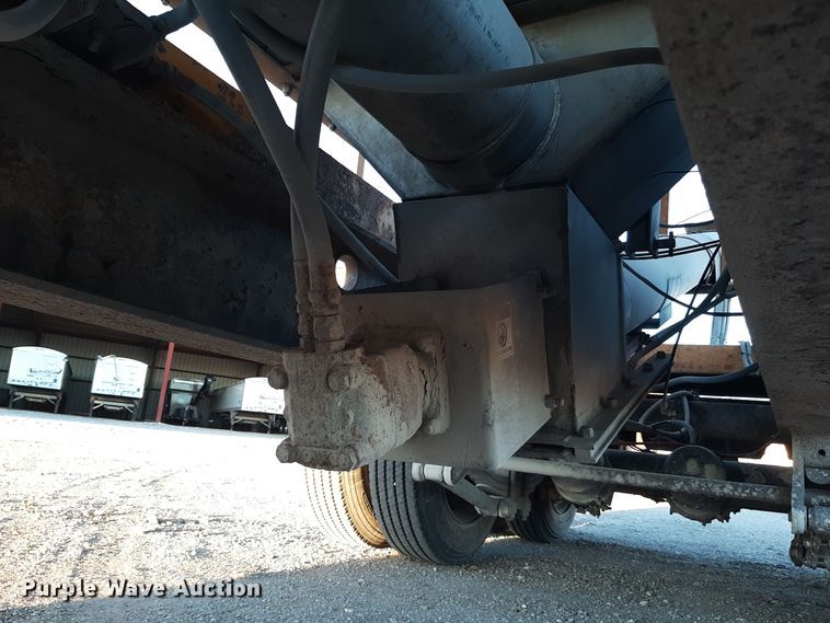 image for item LX9955 2014 KBH  fertilizer tender trailer