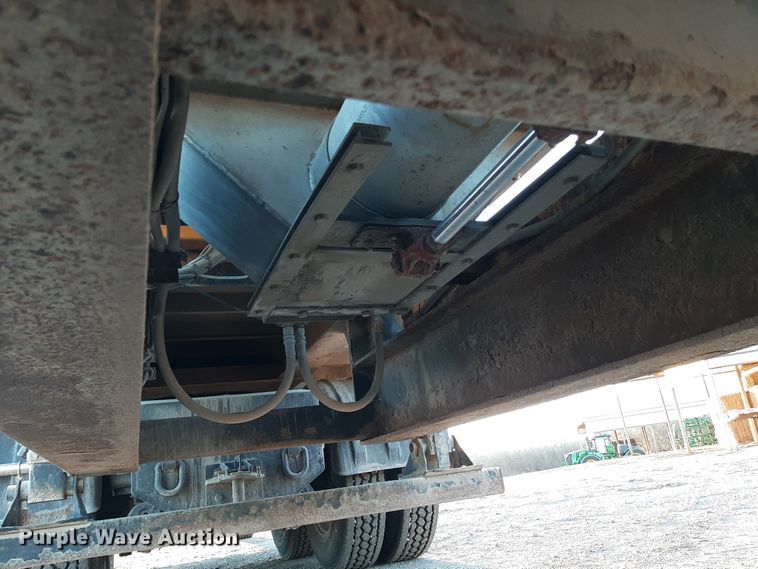 image for item LX9955 2014 KBH  fertilizer tender trailer