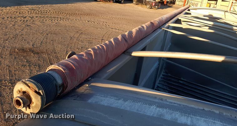 image for item LX9955 2014 KBH  fertilizer tender trailer