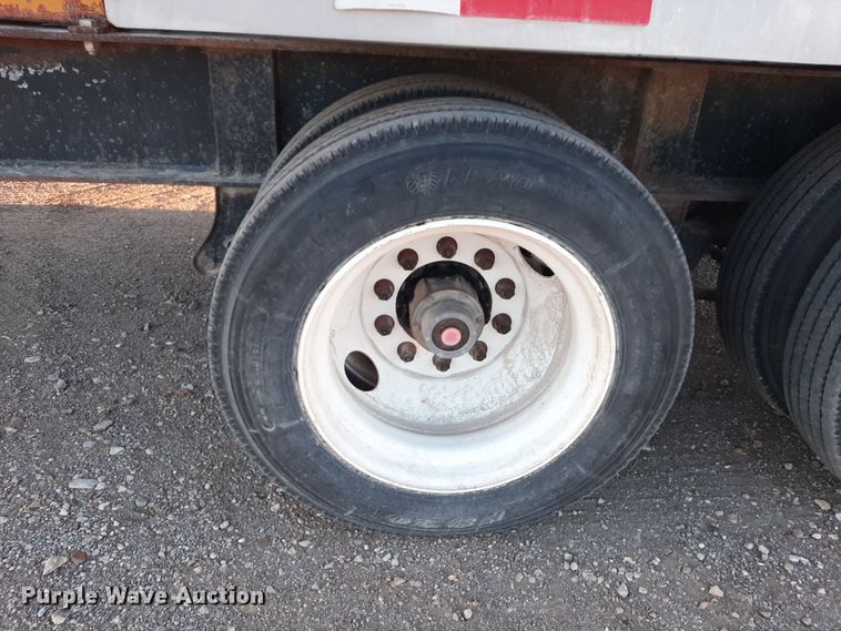 image for item LX9955 2014 KBH  fertilizer tender trailer