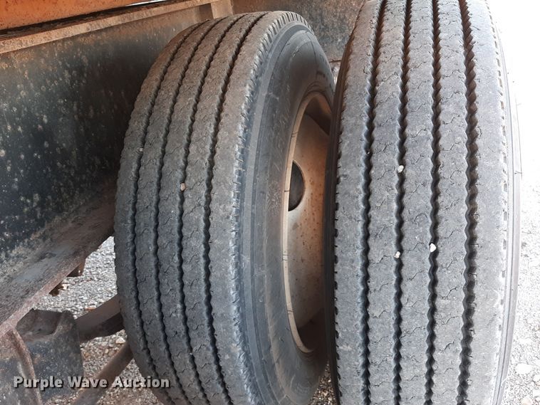 image for item LX9955 2014 KBH  fertilizer tender trailer