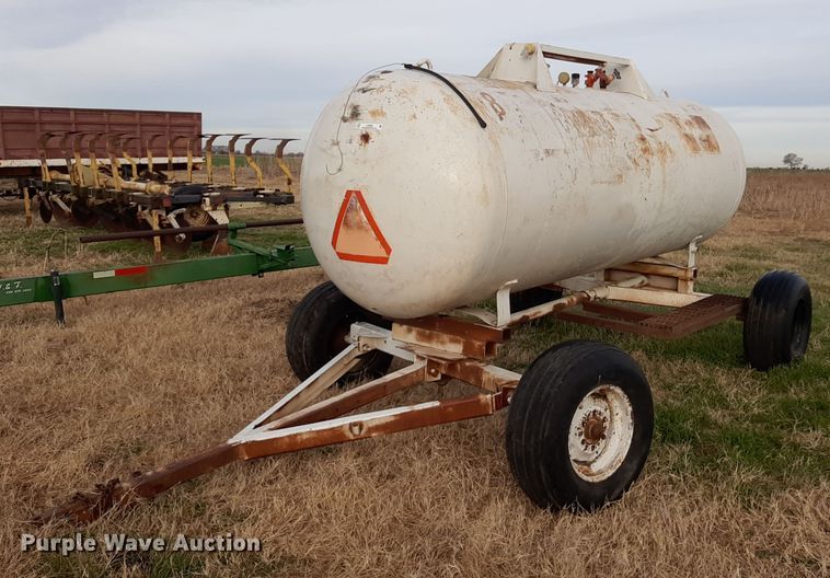 image for item LX9958 Beaird  NH3 tank trailer
