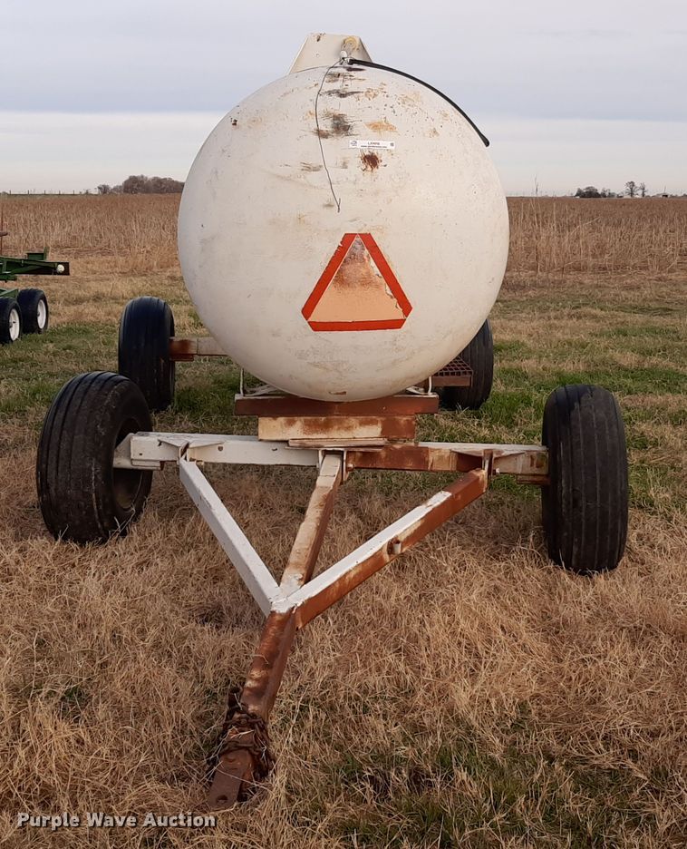 image for item LX9958 Beaird  NH3 tank trailer