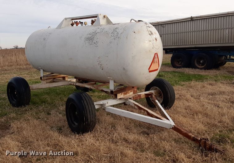 image for item LX9958 Beaird  NH3 tank trailer
