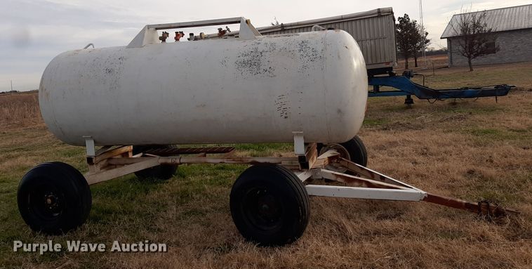image for item LX9958 Beaird  NH3 tank trailer