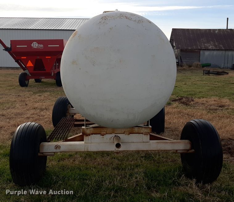 image for item LX9958 Beaird  NH3 tank trailer