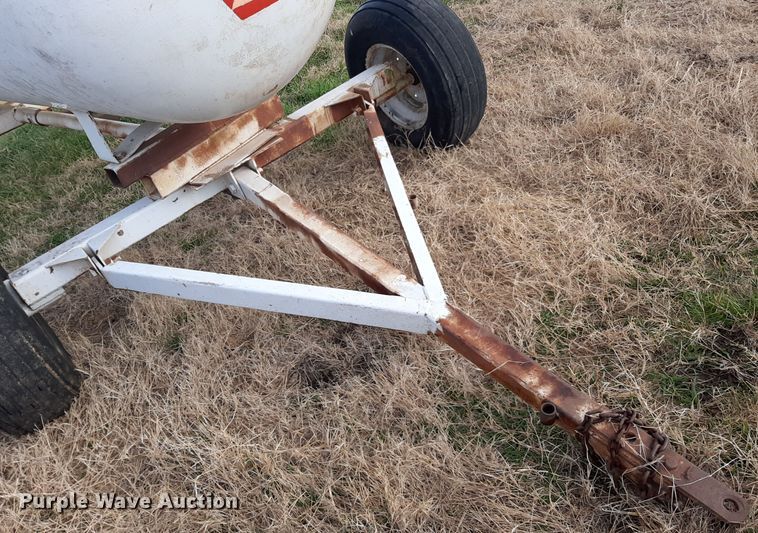 image for item LX9958 Beaird  NH3 tank trailer