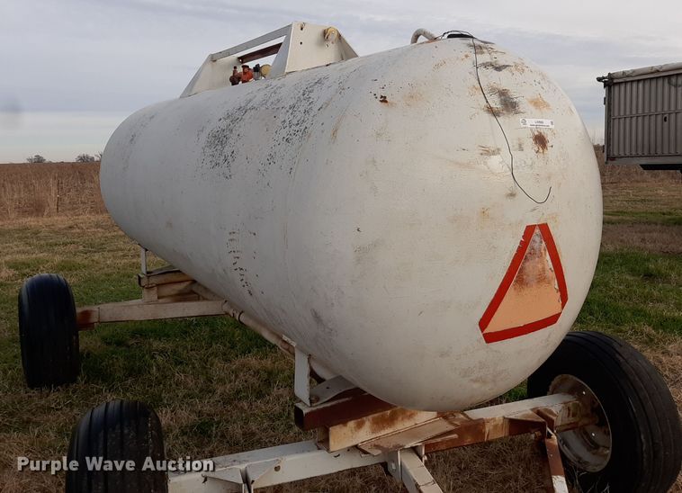 image for item LX9958 Beaird  NH3 tank trailer