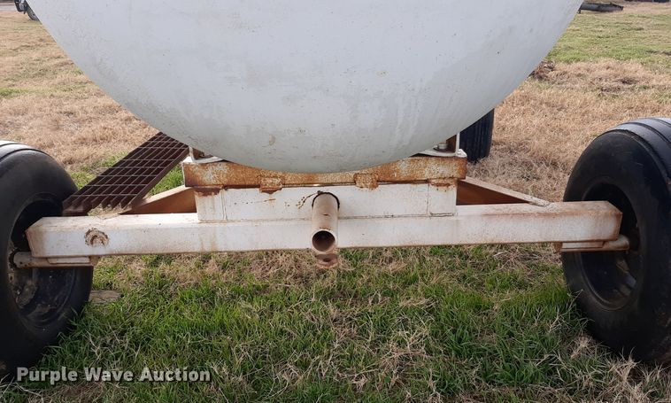 image for item LX9958 Beaird  NH3 tank trailer