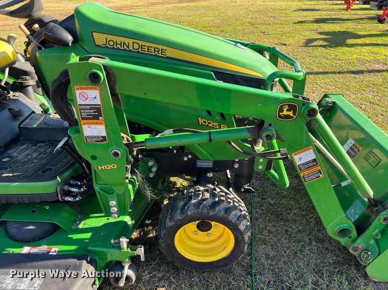 image for item MH9968 2015 John Deere 1025R  MFWD tractor