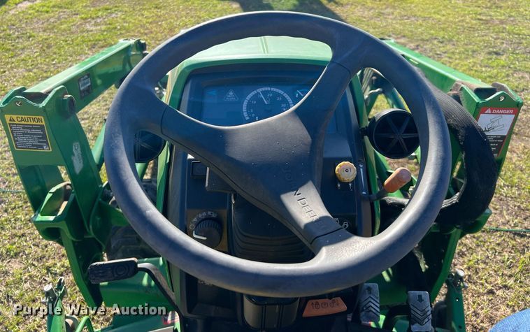 image for item MH9968 2015 John Deere 1025R  MFWD tractor