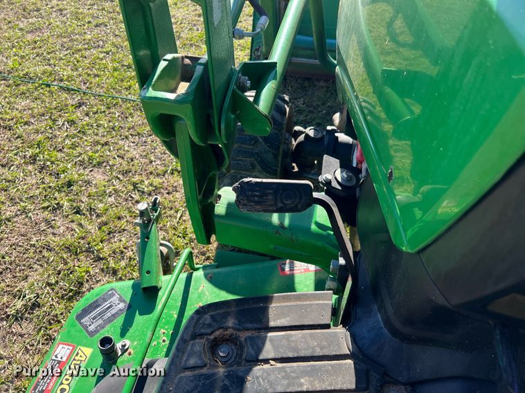 image for item MH9968 2015 John Deere 1025R  MFWD tractor