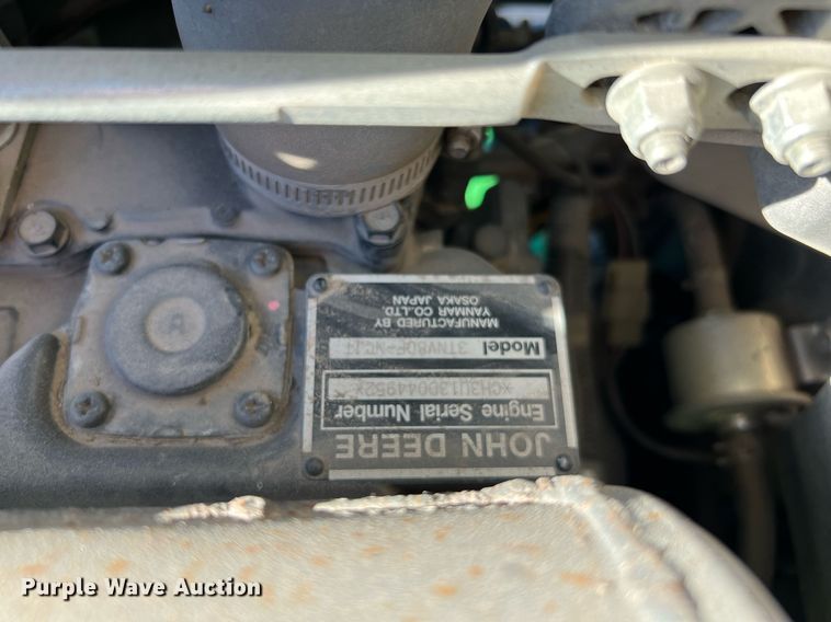 image for item MH9968 2015 John Deere 1025R  MFWD tractor