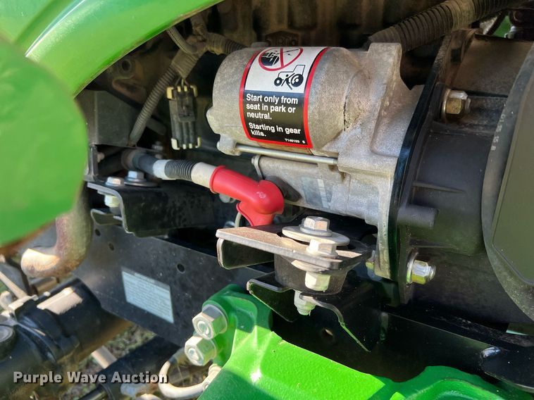 image for item MH9968 2015 John Deere 1025R  MFWD tractor