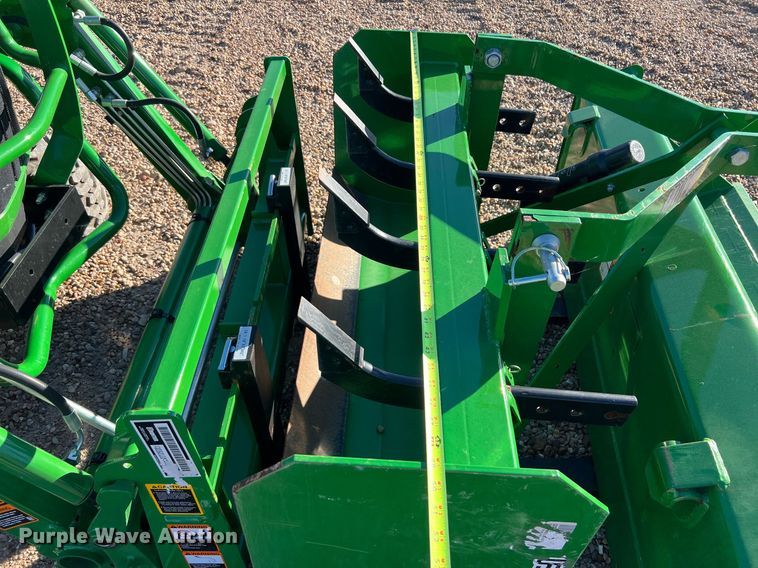 image for item MH9973 2020 John Deere 1025R  MFWD tractor