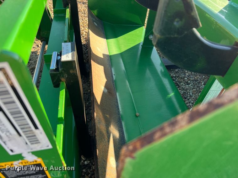 image for item MH9973 2020 John Deere 1025R  MFWD tractor