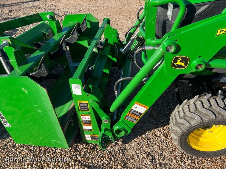 image for item MH9973 2020 John Deere 1025R  MFWD tractor