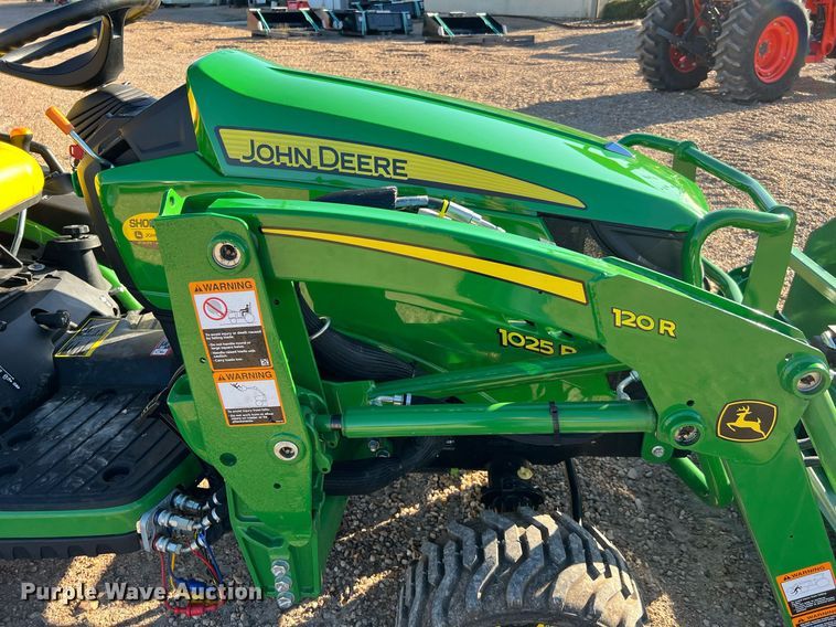 image for item MH9973 2020 John Deere 1025R  MFWD tractor