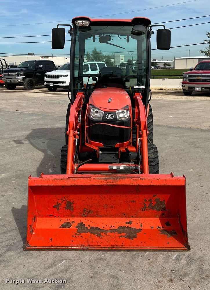 image for item MH9977 2020 Kubota B2650HSD-C  MFWD tractor