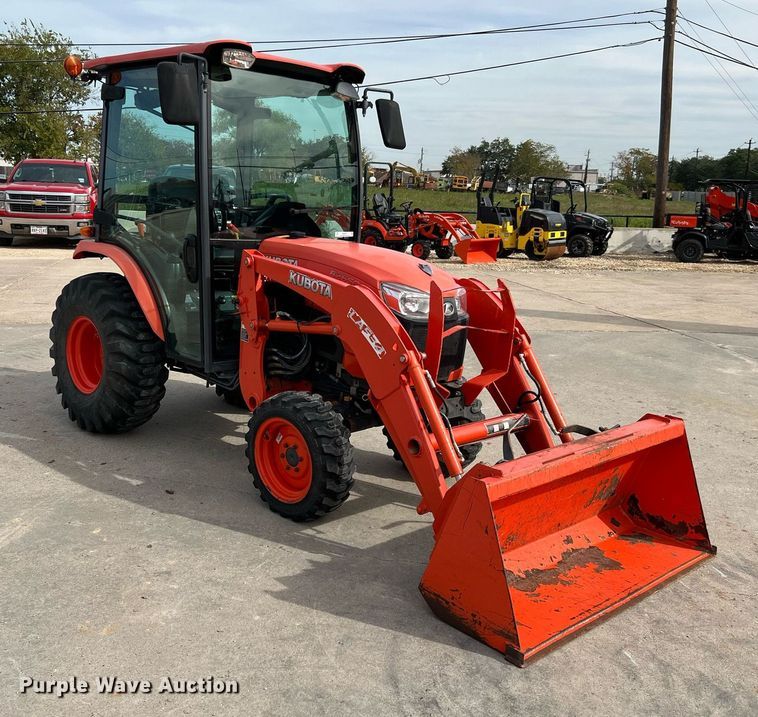 image for item MH9977 2020 Kubota B2650HSD-C  MFWD tractor