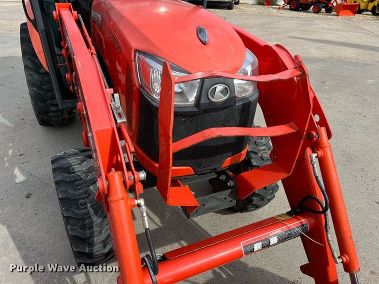 image for item MH9977 2020 Kubota B2650HSD-C  MFWD tractor