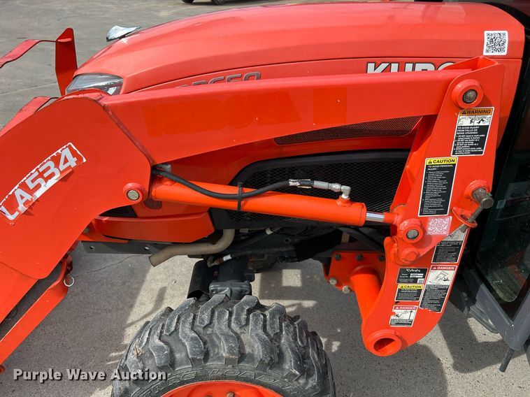 image for item MH9977 2020 Kubota B2650HSD-C  MFWD tractor