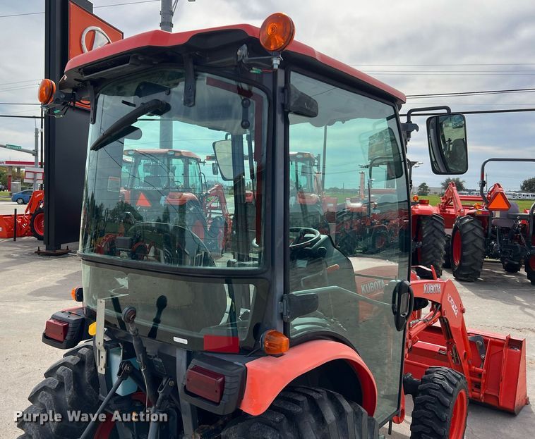 image for item MH9977 2020 Kubota B2650HSD-C  MFWD tractor