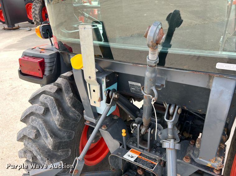 image for item MH9977 2020 Kubota B2650HSD-C  MFWD tractor