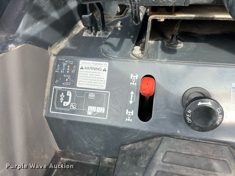 image for item MH9977 2020 Kubota B2650HSD-C  MFWD tractor