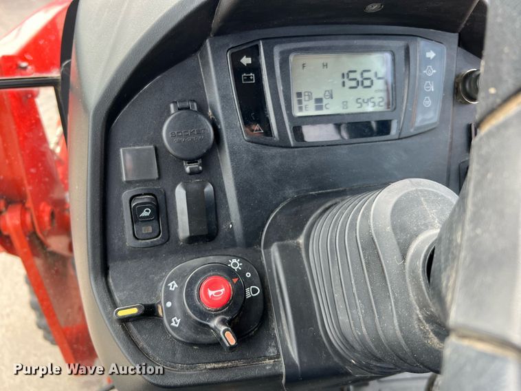 image for item MH9977 2020 Kubota B2650HSD-C  MFWD tractor