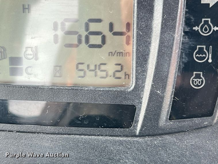 image for item MH9977 2020 Kubota B2650HSD-C  MFWD tractor