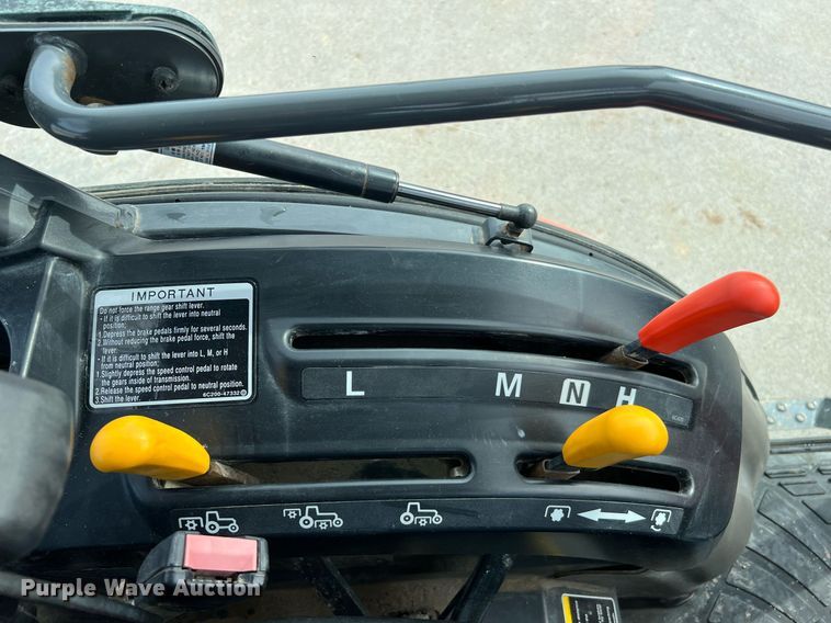 image for item MH9977 2020 Kubota B2650HSD-C  MFWD tractor