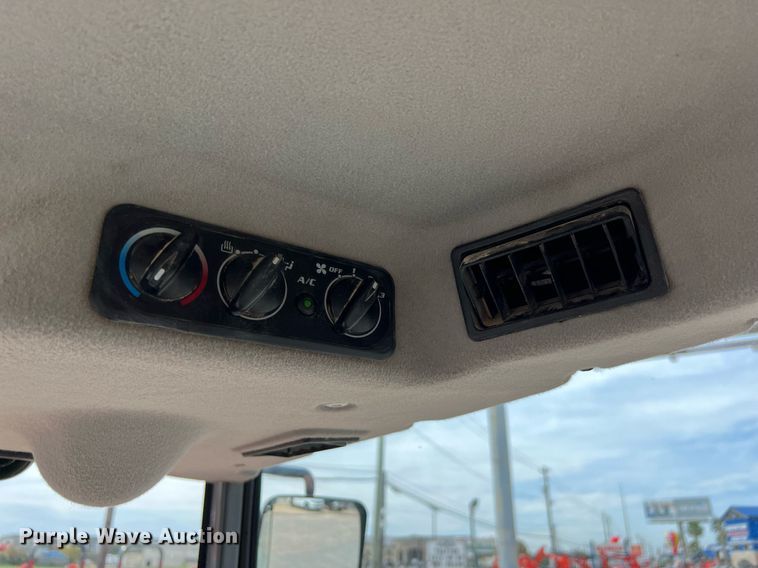 image for item MH9977 2020 Kubota B2650HSD-C  MFWD tractor