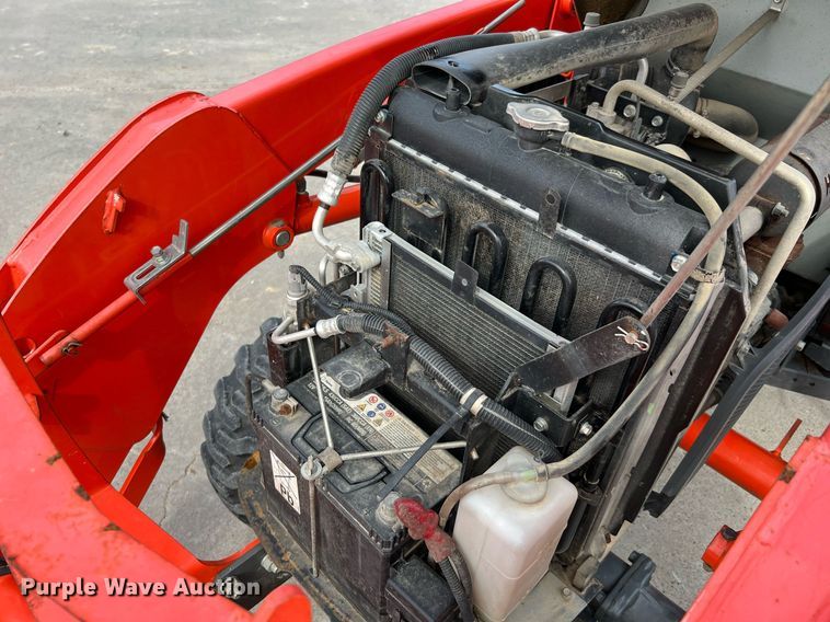 image for item MH9977 2020 Kubota B2650HSD-C  MFWD tractor